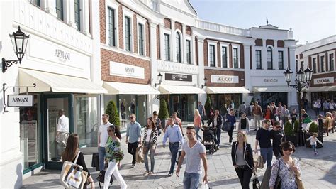 FRED PERRY Neumünster Outlet, Neumünster, Oderstraße, 10 .